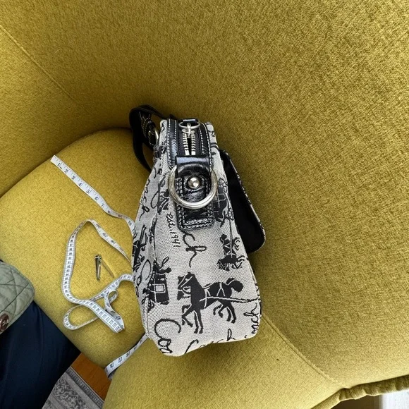 Coach Turnlock Black and Gray Women's Bag coach and buggy images - Picture 5 of 12